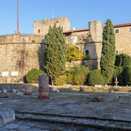 Casa Vacanze Penelope In Centro Storico Triëst Buitenkant foto