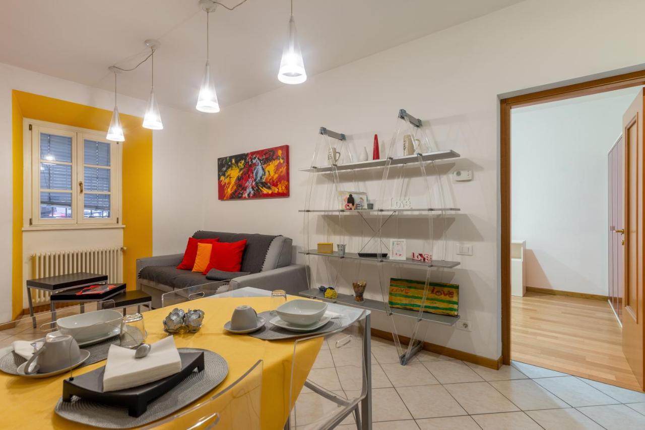 Casa Vacanze Penelope In Centro Storico Triëst Buitenkant foto